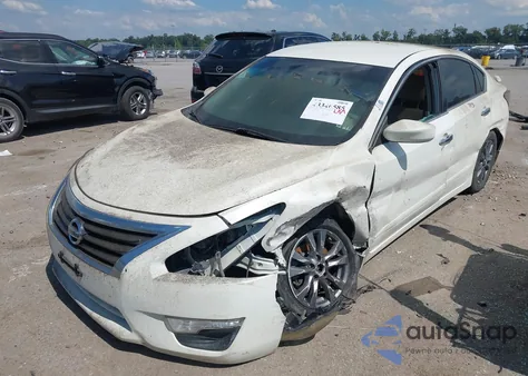 2015 Nissan Altima 2.5 S z USA, uszkodzony, nr VIN 1N4AL3AP6FC447924